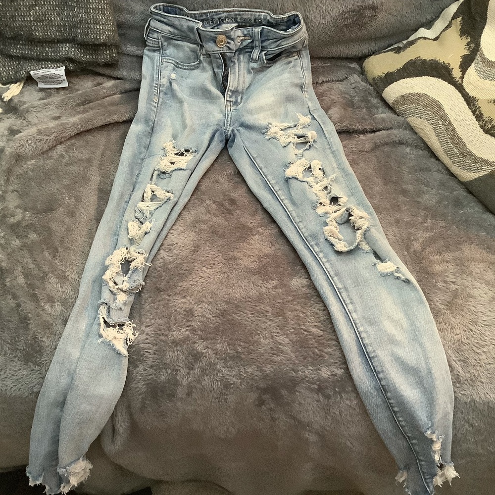 American eagle ripped skinny jeans